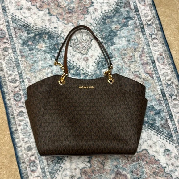 michael kors medium brown logo purse - Picture 1 of 4